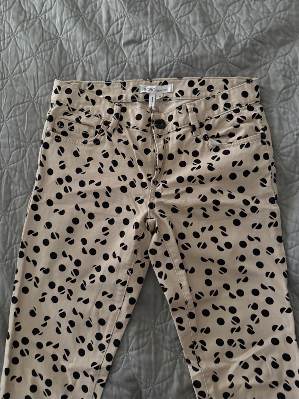 BCBGMaxAzria Beige Skinny Jeans with Black Polka Dot Print